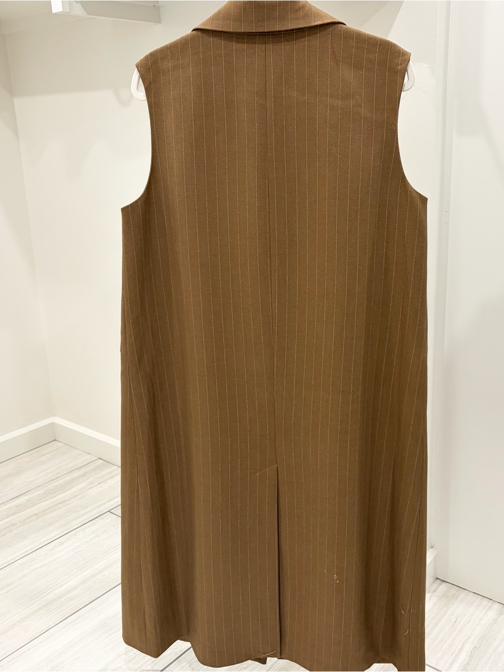Gibson & Latimer Double breasted Longline Duster in caramel - Picture 4 of 5